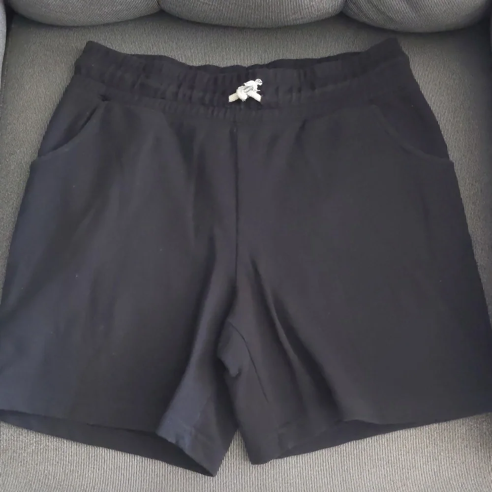 Boy's Cat & Jack Black shorts size XL